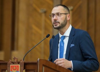 Sergiu Litvinenco va solicita CC declararea neconstituționalității Partidului ”ȘOR”. Ilan Șor: Au nevoie de mandate ca să obțină majoritate constituțională, să adere la NATO | VIDEO