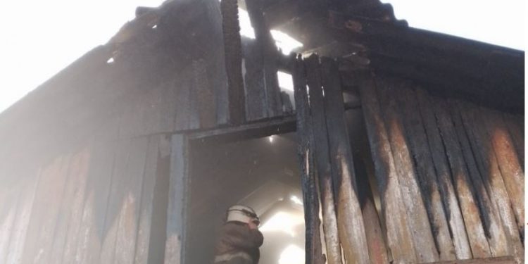 Incendiu în raionul Nisporeni: O femeie de 96 de ani a ars de vie în propria casă