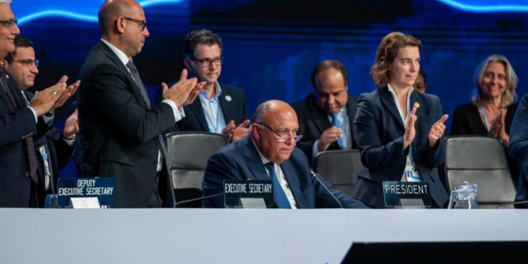 Summitul climatic COP27 s-a încheiat cu un „acord istoric” pentru țările sărace. Deciziile controversate, lăsate pentru anul viitor