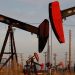 Цена на нефть закрепилась ниже 80 долларов