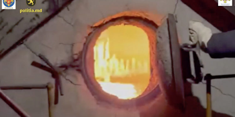 В Молдове правоохранители уничтожили 200 кг героина, ввезенного в страну контрабандой