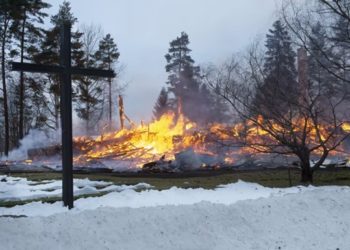 В Финляндии на Рождество сгорела старинная церковь