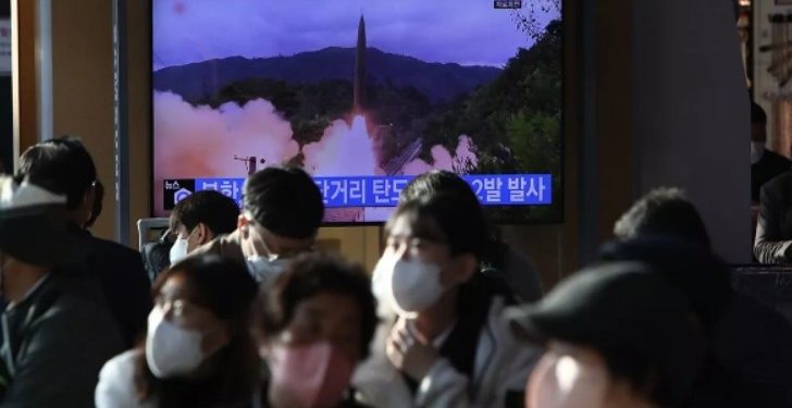 Южная Корея выпустила 100 снарядов по дронам КНДР и промахнулась