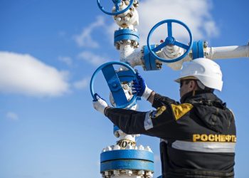 Bloomberg узнал о возможном ответе России на потолок цен на нефть