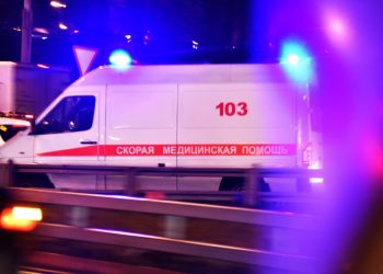 Десять граждан Беларуси, работавших на складе Ozon в Подмосковье, попали в больницу с менингитом. Сообщается, что один человек умер