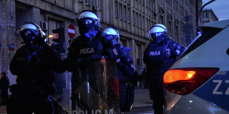 В штаб-квартире польской полиции взорвался подарок из Украины. Комендант полиции получил легкие ранения