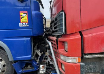 Două camioane s-au ciocnit în apropiere de vama Leușeni | FOTO