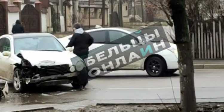 Accident violent la Bălți! Două mașini au fost grav avariate | VIDEO