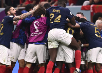 Dezordini în masă în Franța după înfrângerea de la Cupa Mondială la fotbal. Aproape 300 de persoane au fost reținute | VIDEO