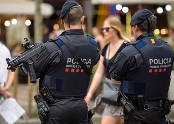 Полиция Испании выяснила, откуда отправили бомбу в посольство Украины