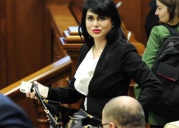 Fostul deputat socialist Alla Dolinţa, acuzată de procurori de complicitate în dosarul finanțării ilegale a PSRM. Bogdan Țîrdea: O răfuială politică, ce are drept scop distrugerea opoziției | VIDEO