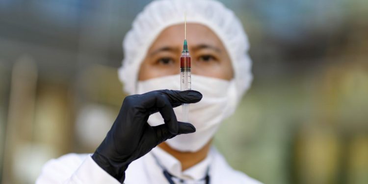 Китай не справляется с новой волной заболеваемости COVID-19