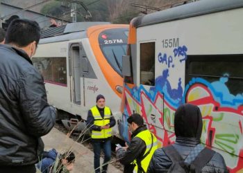 Două trenuri s-au ciocnit într-o gară de la periferia Barcelonei. Cel puțin 155 de persoane au fost rănite | VIDEO