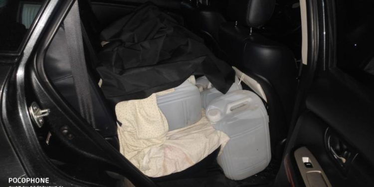 Peste 500 litri de alcool, transportat ilegal în zona de frontieră. Documentat este un chișinăuian de 30 de ani