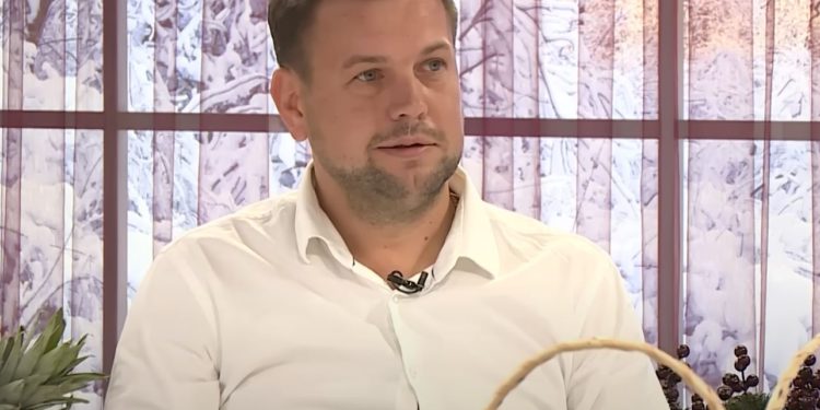 Hai să ne căsătiorim: Trei Crăciunițe pentru un Moș Crăciun modern