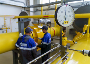 Путин разрешил брать долги за газ с недружественных стран в валюте