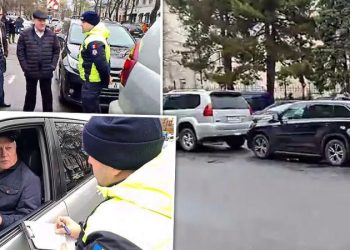 Șoferul lui Ignatiev, amendat de polițiști, în timp ce aștepta delegația de la Tiraspol, la poarta OSCE