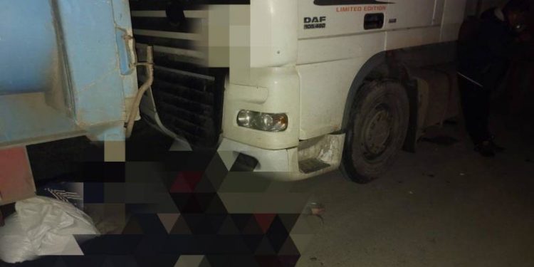 Accident tragic la Cahul: Doi bărbați au decedat, după ce au fost striviți de un autocamion. Șoferul era beat