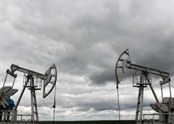 Страны Запада установили потолок цен на российскую нефть. Что это значит