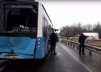 Accident în lanț, la ieșirea din Stăuceni: Mai multe mașini, un camion și un autocar de rută — avariate