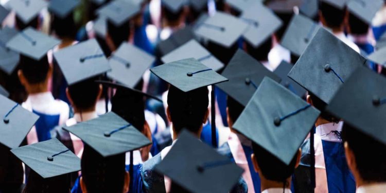 Universitățile, afectate de pandemie, migrație și demografie. Ioniță: Riscăm să nu mai avem învățământ superior, care să răspundă necesităților țării