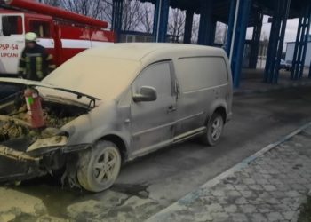A vrut să iasă din țară, dar mașina i-a luat foc. Noi detalii de la incendiu din punctul de trecere a frontierei Criva | VIDEO