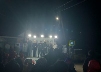 Lcouitorii satului Văsieni din raionul Telenești intră în noul an cu lumină pe străzi. Grație eforturilor echipei lui Ilan Șor, proiectul de iluminare a localității a fost finalizat cu succes | VIDEO