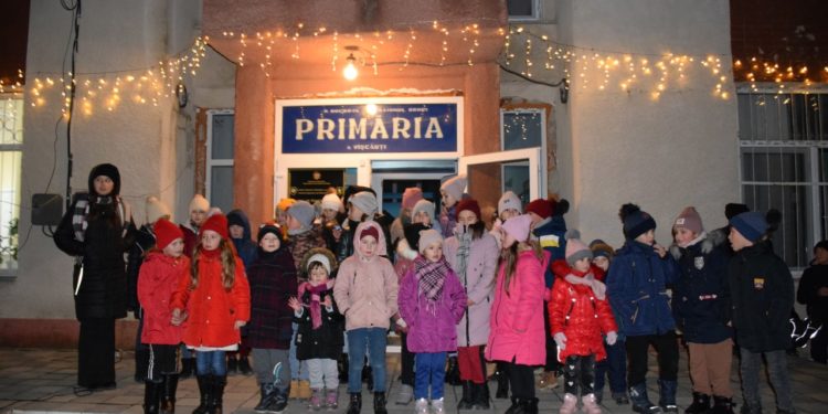 Echipa Partidului „ȘOR” a desfășurat și în acest an campania de inaugurare a pomilor de Crăciun, în localitățile administrate de reprezentanții formațiunii | VIDEO