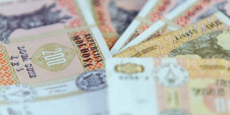 Salariu mediu lunar pe economie pentru anul 2023, în creștere cu 1800 lei