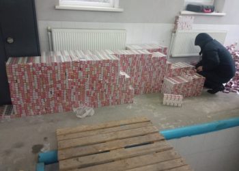 Tentativă de contrabandă cu aproape 18.000 de pachete de țigări. Transportatorul, dar și capul grupării — reținuți | VIDEO