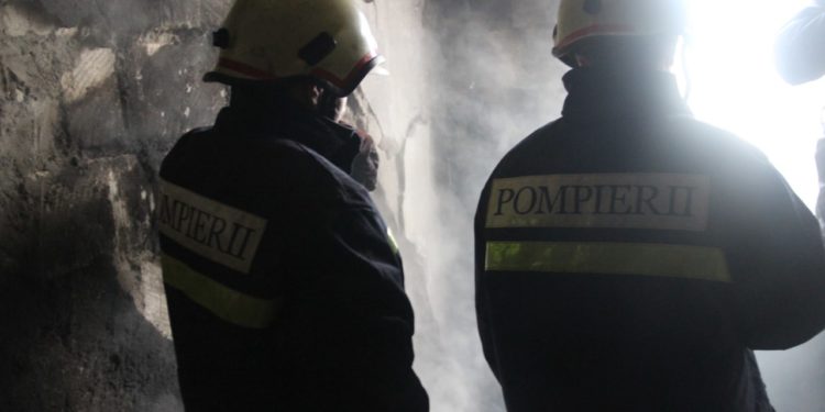 Cadavrul unei femei a fost depistat într-o locuință cuprinsă de flăcări, la Bălți