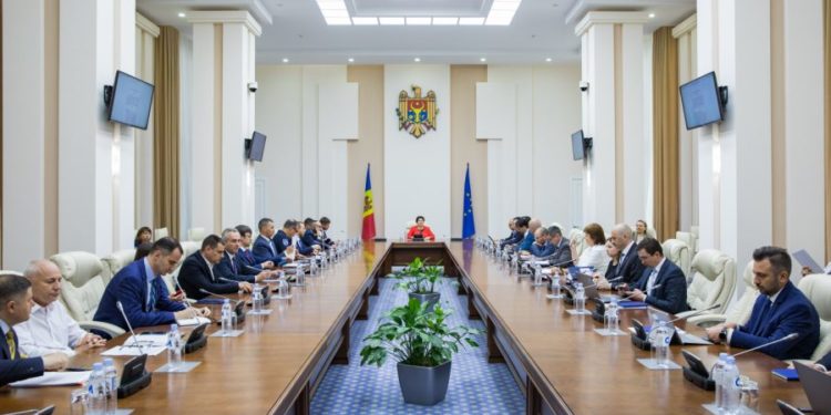 Jurist: Prin suspendarea celor șase posturi de televiziune, CSE a luat asupra sa trei puteri – legislativă, executivă și judecătorească, fiind comisă cea mai gravă infracțiune din codul penal