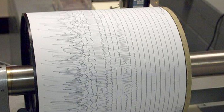 Сильное землетрясение произошло у побережья Чили
