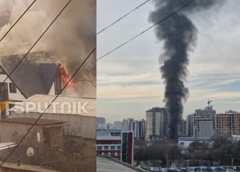 Pompierii din Chișinău, alertați: arde o casă cu două nivele și un garaj din apropiere