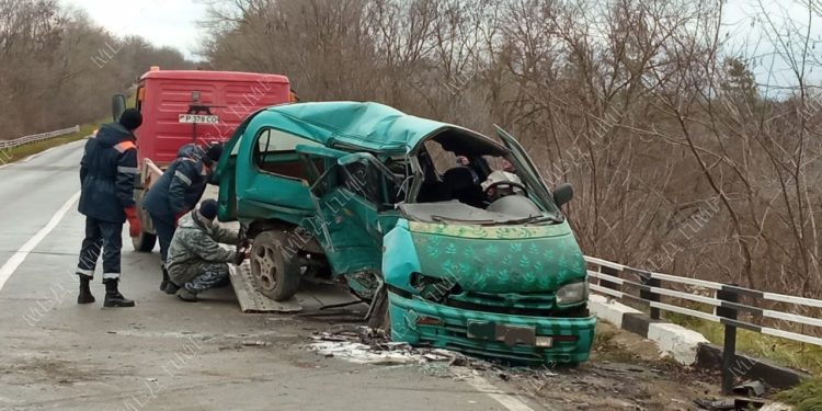 Noi detalii de la accidentul din Rîbnița: Au decedat doi bărbați, iar alți trei se află în stare gravă la spital | VIDEO