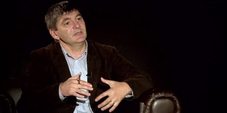 Jurnalistul Victor Nichituș: În momentul când a suspendat licența de emisie pentru posturile TV, puterea a deschis cutia pandorei