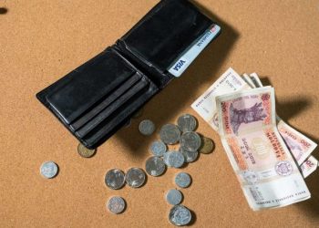 Средняя зарплата по экономике в 2023 году может увеличиться на 1800 леев
