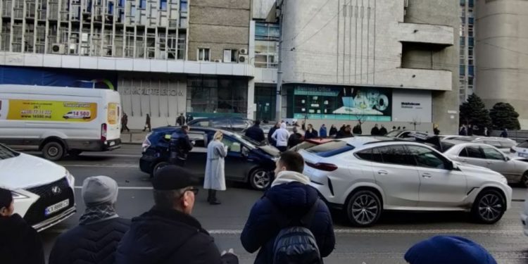 В центре Кишинева столкнулись пять автомобилей