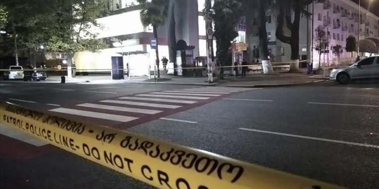 В Грузии бывший военный застрелил со своего балкона 5 человек