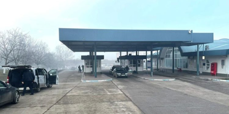 Из-за густого дыма в Джурджулештах пограничники рекомендуют использовать защитные маски