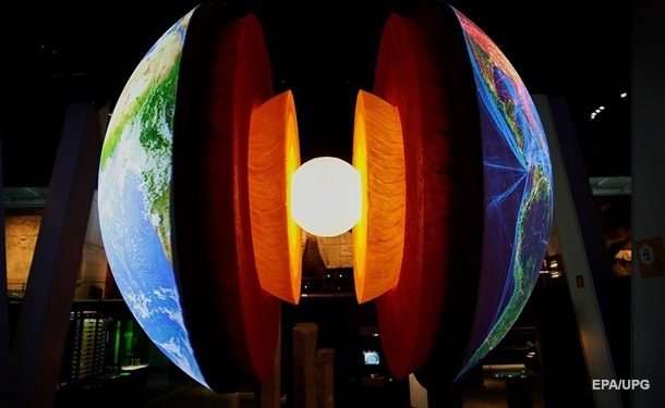 Учены: Внутреннее ядро Земли начало вращаться в другую сторону