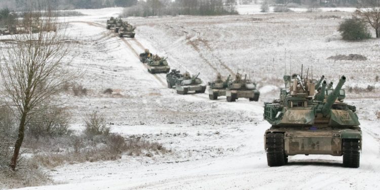 Байден объявил о поставках танков Abrams Украине