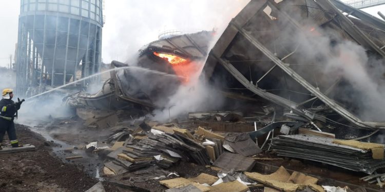 Спасатели продолжают ликвидировать очаги возгорания в Джурджулештском порту