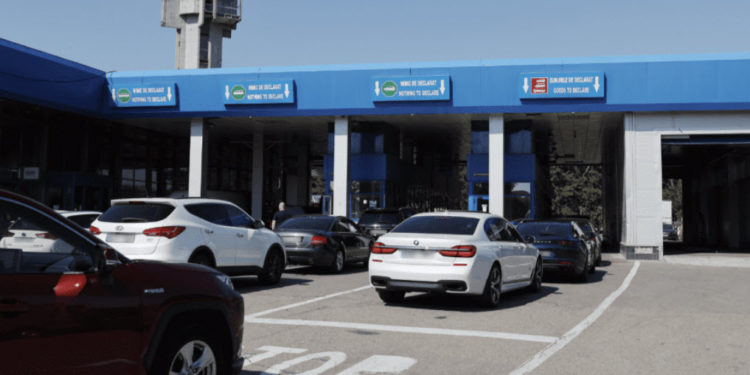 Intenționezi să introduci în țară un mijloc de transport înmatriculat în străinătate? Iată ce trebuie să cunoști