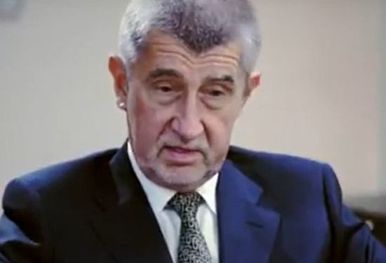 Кандидату в президенты Чехии пришло письмо с боевым патроном и угрозами