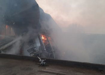 Incendiul din Portul Vamal Giurgiulești: Agenția de Mediu îndeamnă populația din preajmă să poarte măști de protecție | VIDEO