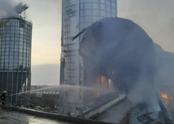 Агентство по технадзору инициировало проверку по факту возгорания силосов на территории Джурджулештского порта. Что говорит ГИЧС о причинах пожара | VIDEO