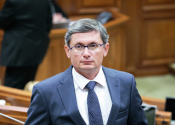 Igor Grosu a semnat o dispoziție prin care se limitează accesul pentru ieșiri în fața presei în incinta Parlamentului. Adela Railean: O nouă mostră de dictatură parlamentară, marca PAS | VIDEO