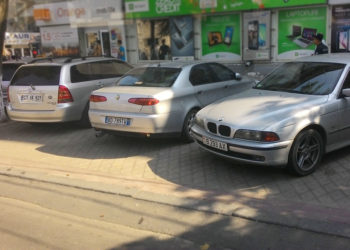 „În loc să lucreze pentru diasporă, că diaspora i-a adus la putere, ei lucrează împotriva noastră”. Noi proteste organizate de proprietarii mașinilor cu numere de înmatriculare străine, în capitală | VIDEO