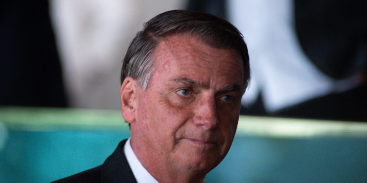 Экс-президента Бразилии Болсонару после протестов госпитализировали в США